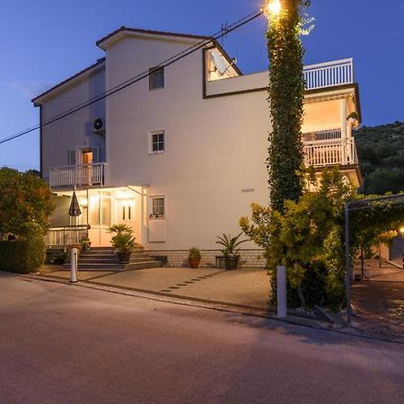 Apartments Luka - Trogir, Marina 150M From The Beach Ngoại thất bức ảnh