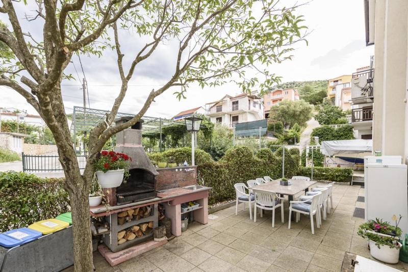 Apartments Luka - Trogir, Marina 150M From The Beach Ngoại thất bức ảnh
