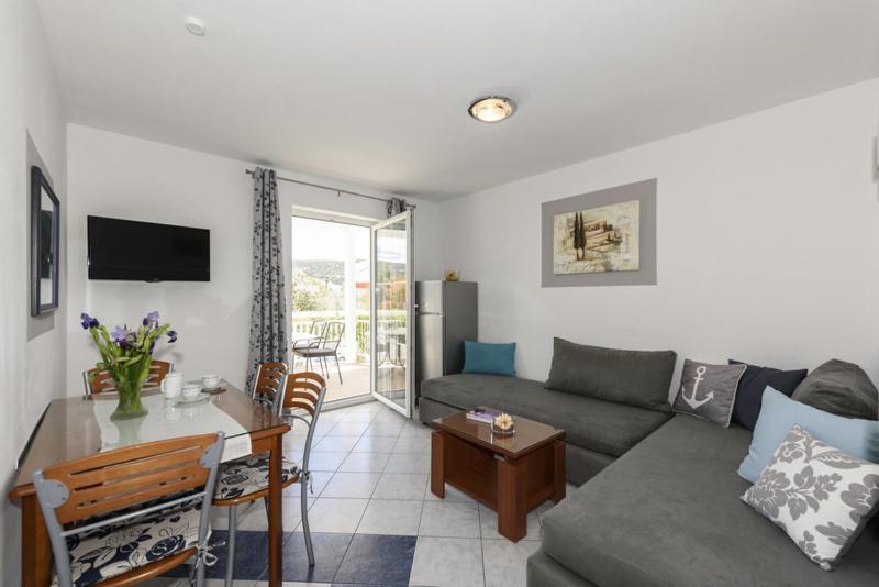Apartments Luka - Trogir, Marina 150M From The Beach Ngoại thất bức ảnh