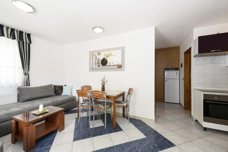 Apartments Luka - Trogir, Marina 150M From The Beach Ngoại thất bức ảnh