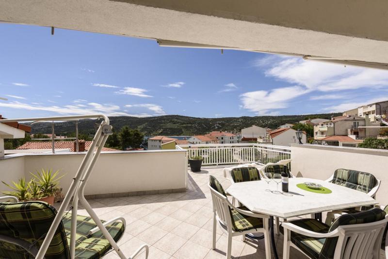 Apartments Luka - Trogir, Marina 150M From The Beach Ngoại thất bức ảnh