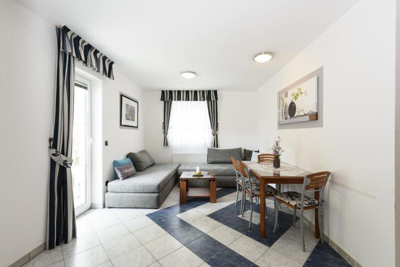 Apartments Luka - Trogir, Marina 150M From The Beach Ngoại thất bức ảnh