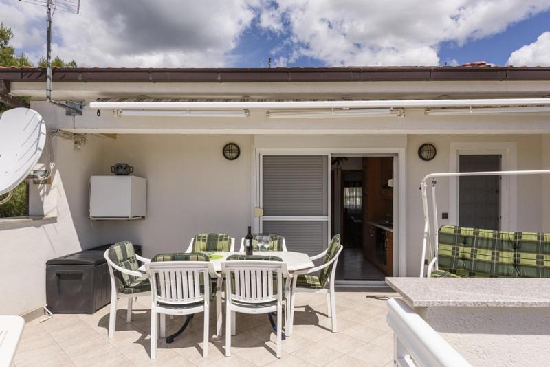 Apartments Luka - Trogir, Marina 150M From The Beach Ngoại thất bức ảnh